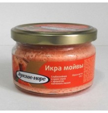 Ысталған қызыл балық хош иісі бар крем-соустағы мойва уылдырығы 