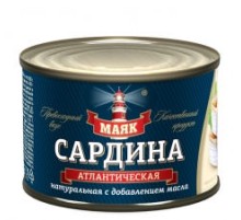 Май қосылған табиғи атлантикалық сардина